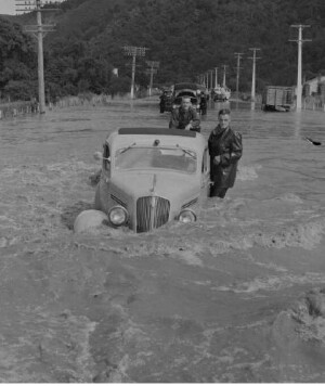 Hutt River flooding at Silverstream, 1955 